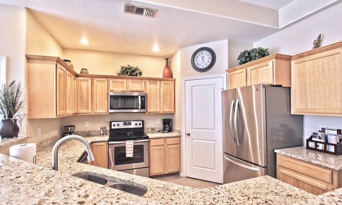 Carlsbad House | La Cueva~fantastic 3 Bedroom Home. Sleeps 6-8 People. Near Carlsbad Caverns