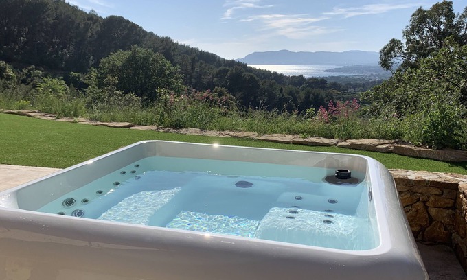 Saint-Cyr-sur-Mer Villa | La Divine, Villa & Spa, sea view, nature & calm