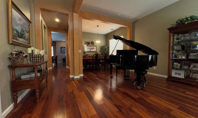 Clovis House | La Dolce Vita - Gorgeous 4-bedroom house in prestigious Clovis