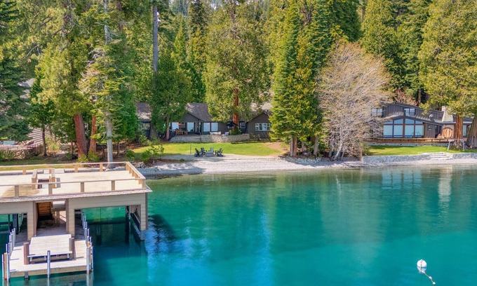 Tahoma House | La Dolce Vita – Lakefront, Buoy, Pool Table & Boathouse Deck