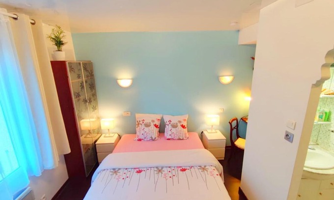 Mejannes-le-Clap Bed & Breakfast | La Dourmide