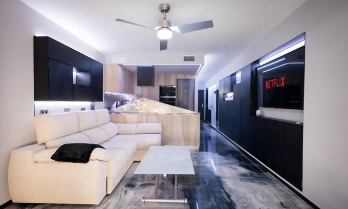 Marbella City Centre Apartment | La Farola - Luxury Domotic Flat in Puerto Deportivo