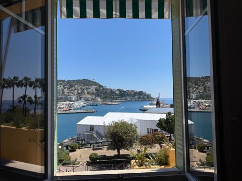 Nice Apartment | La Fenêtre sur Mer - Superbe Vue Sur Le Port