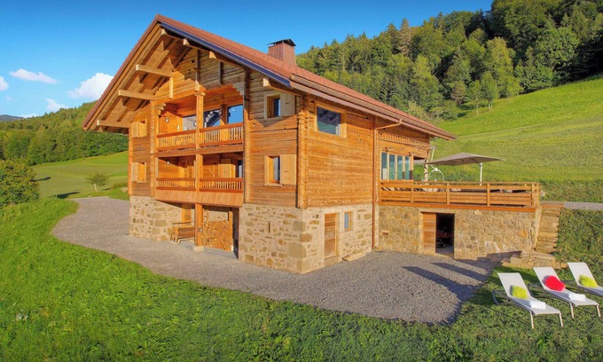 Les Villards-sur-Thones Ski Chalet | La Ferme du Gran Shan - luxury farmhouse for 15, indoor spa - OVO Network