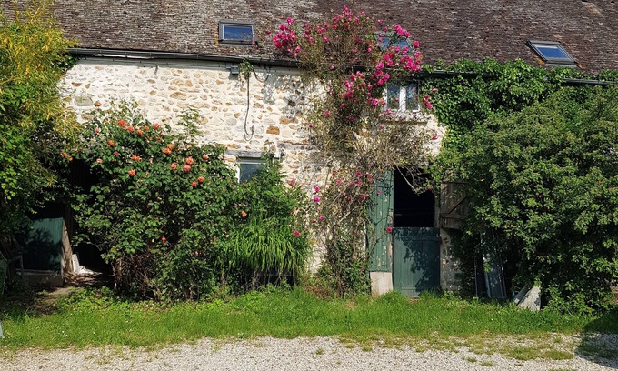 Chevannes House | La Ferme De La Joie, Character house,
