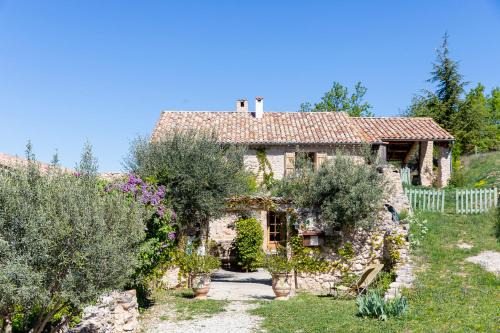 Moustiers-Sainte-Marie Bed & Breakfast | La Ferme du petit Ségriès Bed and Breakfast