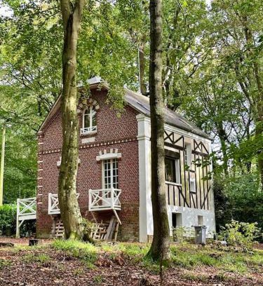 Ault House | LA FEUILLÉE, Charmante Maison au Bois de Cise