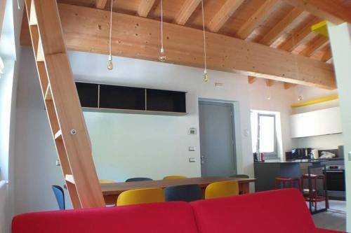 Cataeggio Apartment | LA FINESTRA SUL FIUME-GRAZIOSA MANSARDA.CIR 014O74