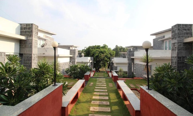 Yelagiri Resort | La Flora Cloud 9, Yelagiri