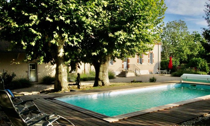 Cuisery House | La Fontenelle - Lovely Holiday House with Swimming Pool