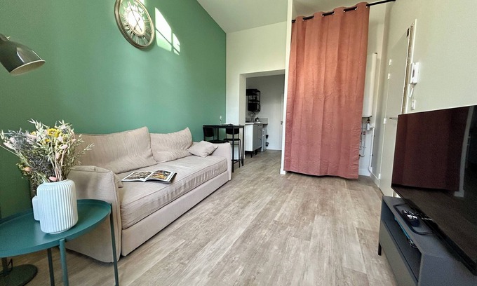 Beaufort-en-Anjou Apartment | La Forge bright renovated studio, Beaufort-en-Anjou
