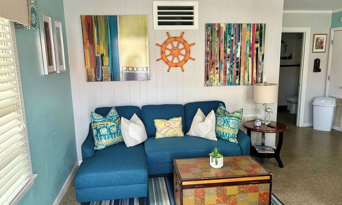 Kiska Beach Cottage | La Gabriella - Sunnyside Breeze Cottage/Walking Distance to Laguna Beach