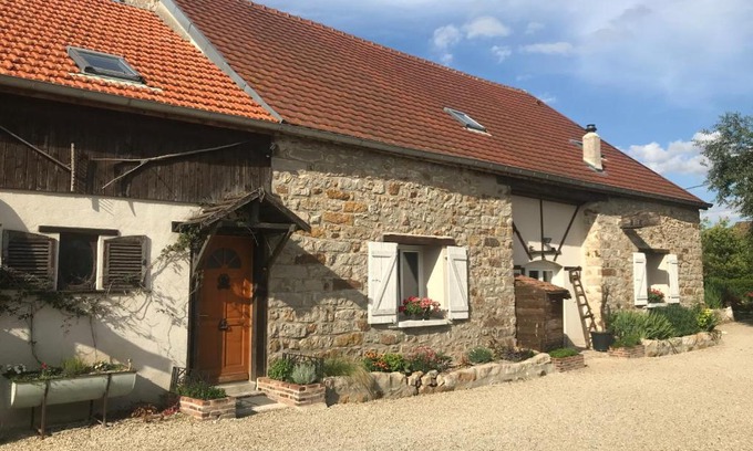 Rigny-la-Nonneuse House | La Grange Aux Fleurs
