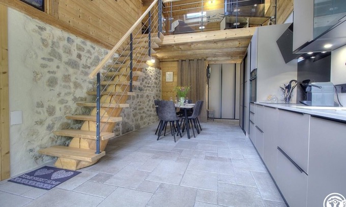 Chezery Forens House | La Grange de la Crête Beudron