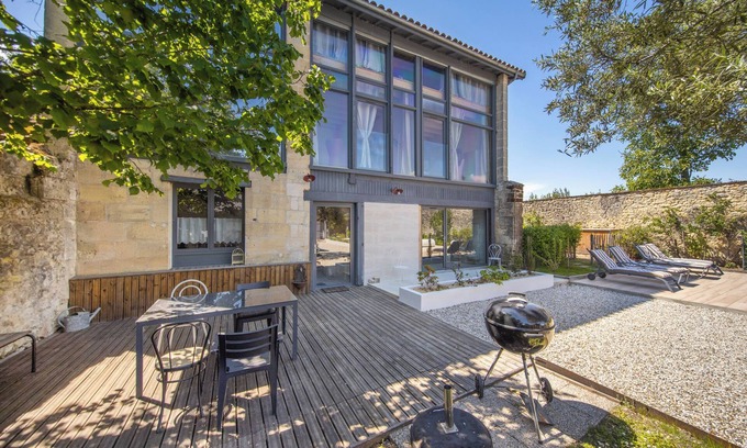 Lamarque House | La Grange de la Maison Reverdi – Haven of Serenity with Pool & Private Terrace
