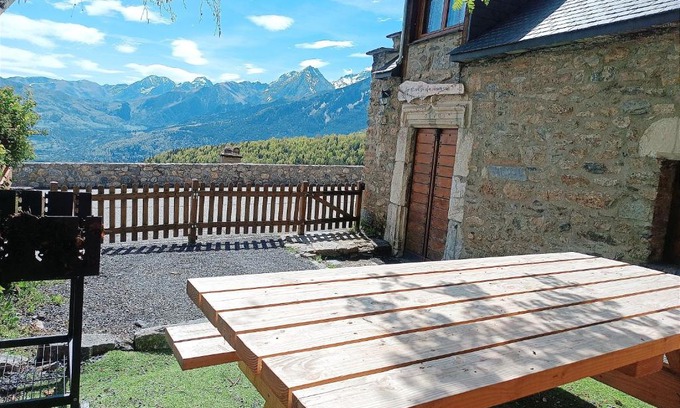 Saint-Lary-Soulan Ski Chalet | La grange du hameau