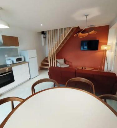 Jouy House | La Grange - Maison et Parking - Portes de Chartres