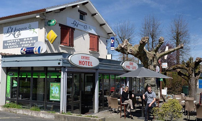 Morlaas Hotel | La Hourquie Café