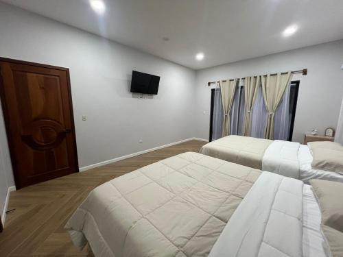 Flores House | La Isla Bonita Residence