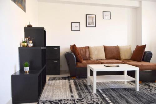 Mainvilliers Apartment | La Kasa