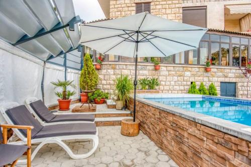 Ain Aar Apartment | La Kava 1-BR Apt with Terrace in Ain Aar