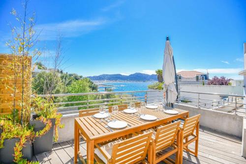 Roucas-Blanc Villa | La Kennedy - Villa vue mer avec piscine et parking