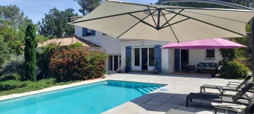 Le Luc Apartment | la lavande bleue
