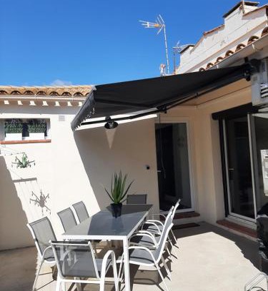Leucate House | La Leucatine classée 4 étoiles, 2 chambres ,1 canapé convertible dans le salon et 2 salles d'eau