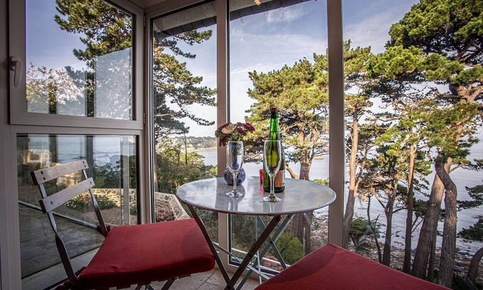 Perros-Guirec Ski Chalet | La loge · location vue mer à Perros Guirec