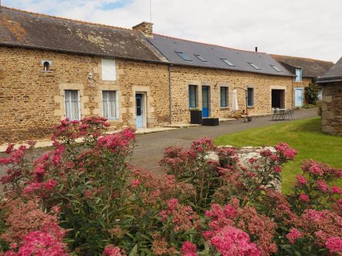 Lamballe House | La Longère