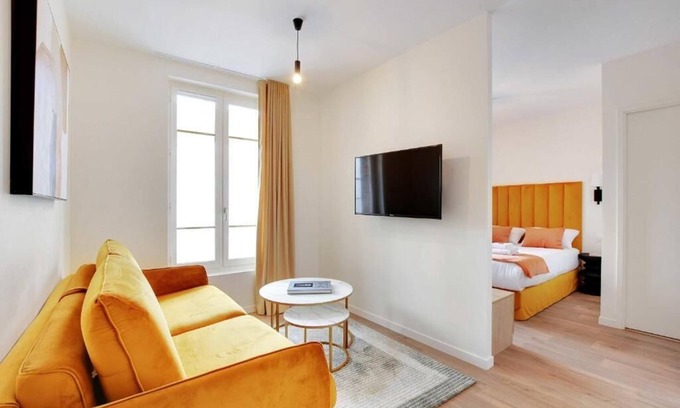 Levallois-Perret Apartment | La Lumière de Paris