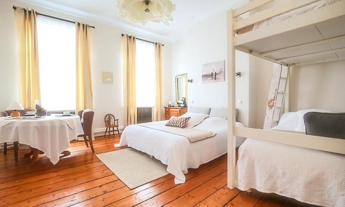 Ville Haute Bed & Breakfast | -- La main à la pâte --