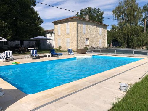 Saint-Seurin-de-Cadourne Apartment | La maison de Léandre - Medoc