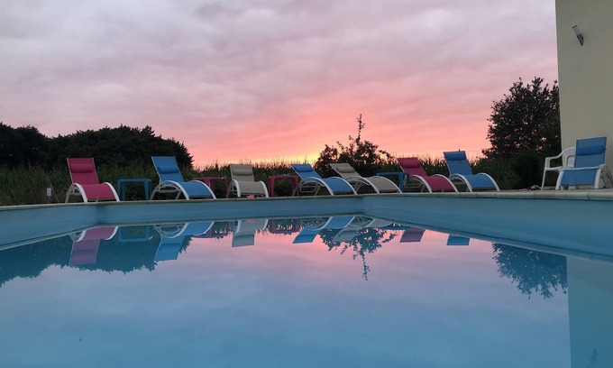 Le Leuy House | LA MAISON BLEUE FAMILIALE: a peaceful place to recharge your batteries, and for children too