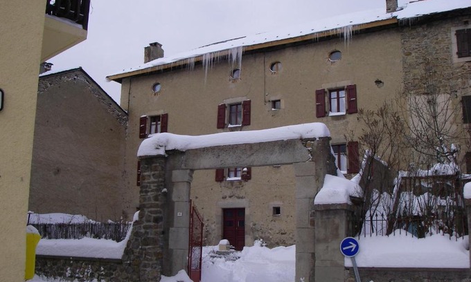 La Cabanasse House | La Maison Bleue