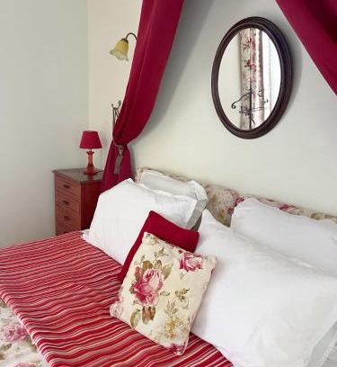 Chablis House | La Maison d'Alienor Les Beauregards