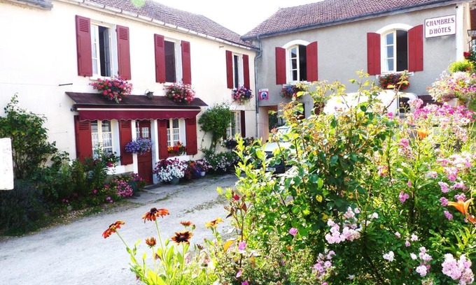 Domecy-sur-Cure House | La Maison de Cure