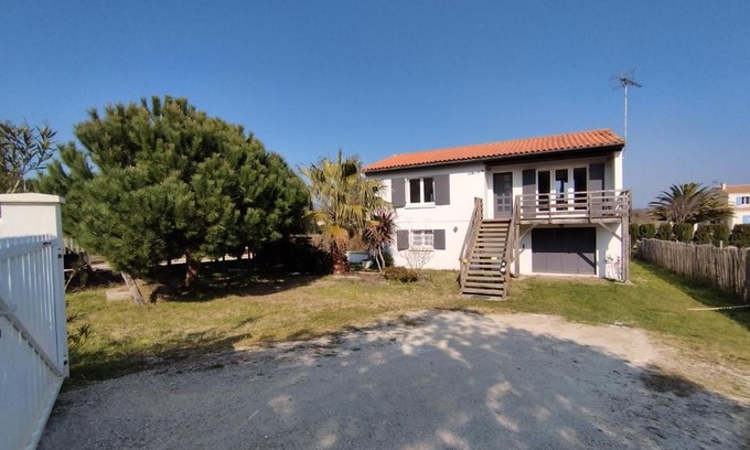 Le Grand-Village-Plage House | La maison de Jo près de la plage des Allassins