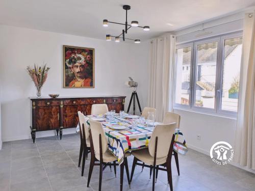 Sainte-Suzanne-and-Chammes House | La maison de Sainte Suzanne, 5 pers