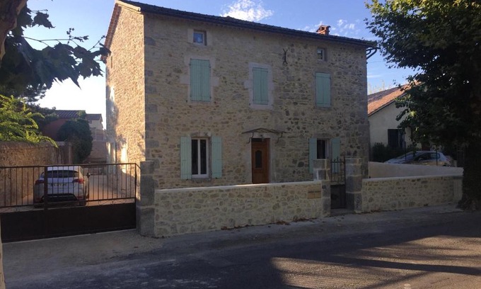 Vallon-Pont-d'Arc Apartment | La maison de Salavas