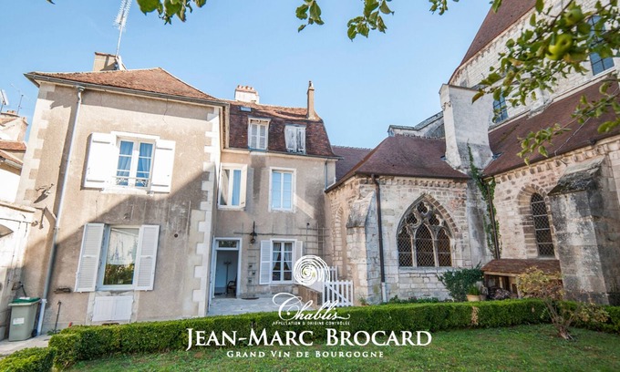 Chablis House | La Maison des 7 Lieux