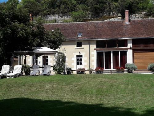 Chateauvieux House | La maison des caves