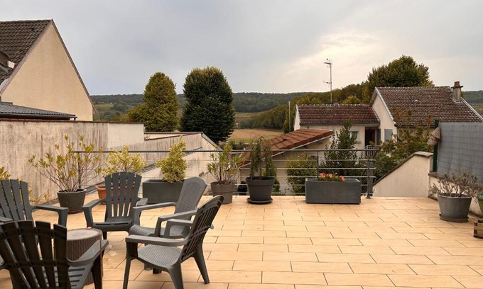 Damery House | La maison des copains