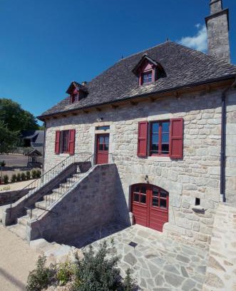 Auriac House | La Maison Des Jardins