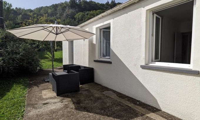 Lourdes House | LA Maison DES Rosiers