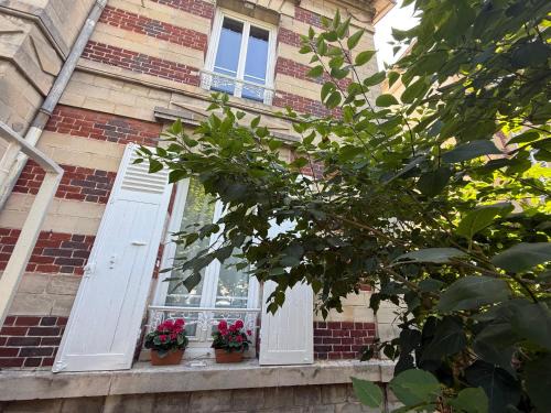 Chantilly House | La maison du 18