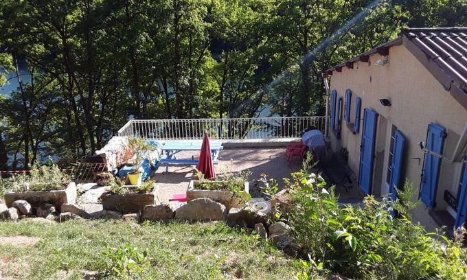 Lacapelle-Viescamp House | LA MAISON DU PECHEUR 30 m from LAKE CANTAL AUVERGNE SAINT ETIENNE CANTALES