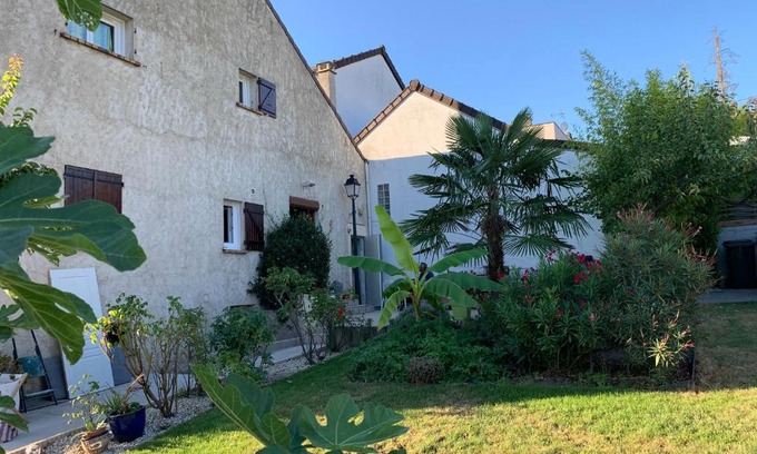 Argenteuil House | La maison parisienne & jardin