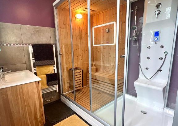 Nevers Apartment | * La Maisonette * avec Sauna & Hammam privatifs