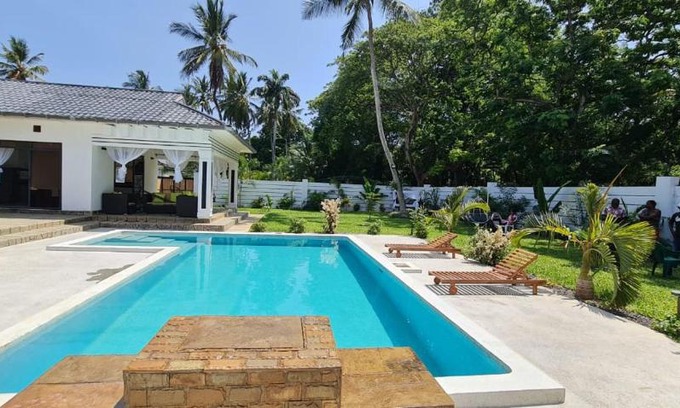 Mtwapa Villa | La Marina Three Bedroom Private Villa in Mtwapa Near the beach and creek